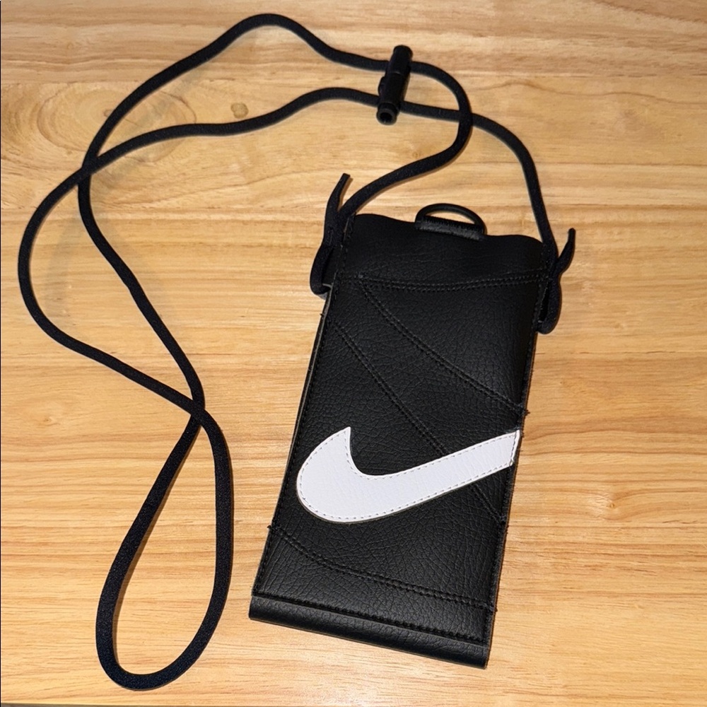 NIKE, Logo Swoop Black and White phone case crossbody! Perfect 4 Travel!! UNISEX